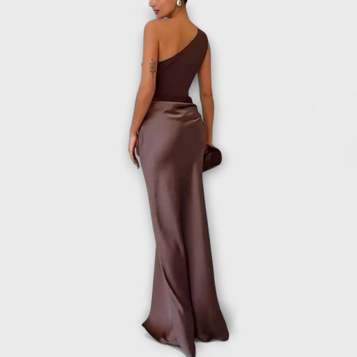Levana – Ein-Schulter Faltenkleid