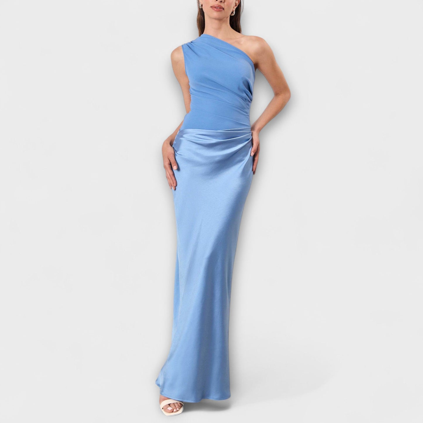 Levana – Ein-Schulter Faltenkleid